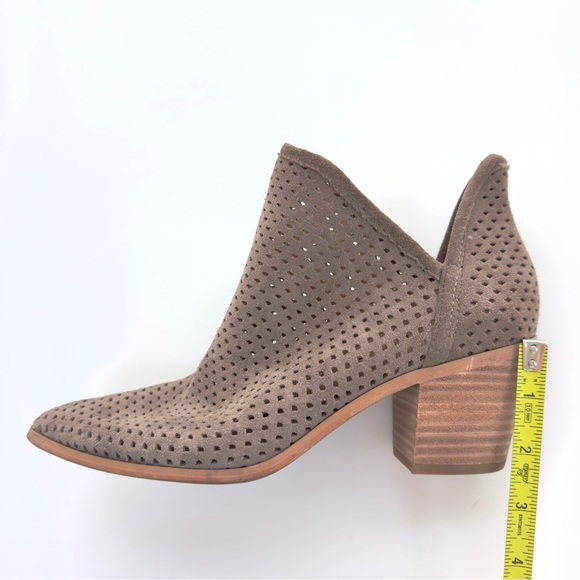 Lucky Brand Perforated Suede Bootie Size 7 Beige Tan - Picture 7 of 7